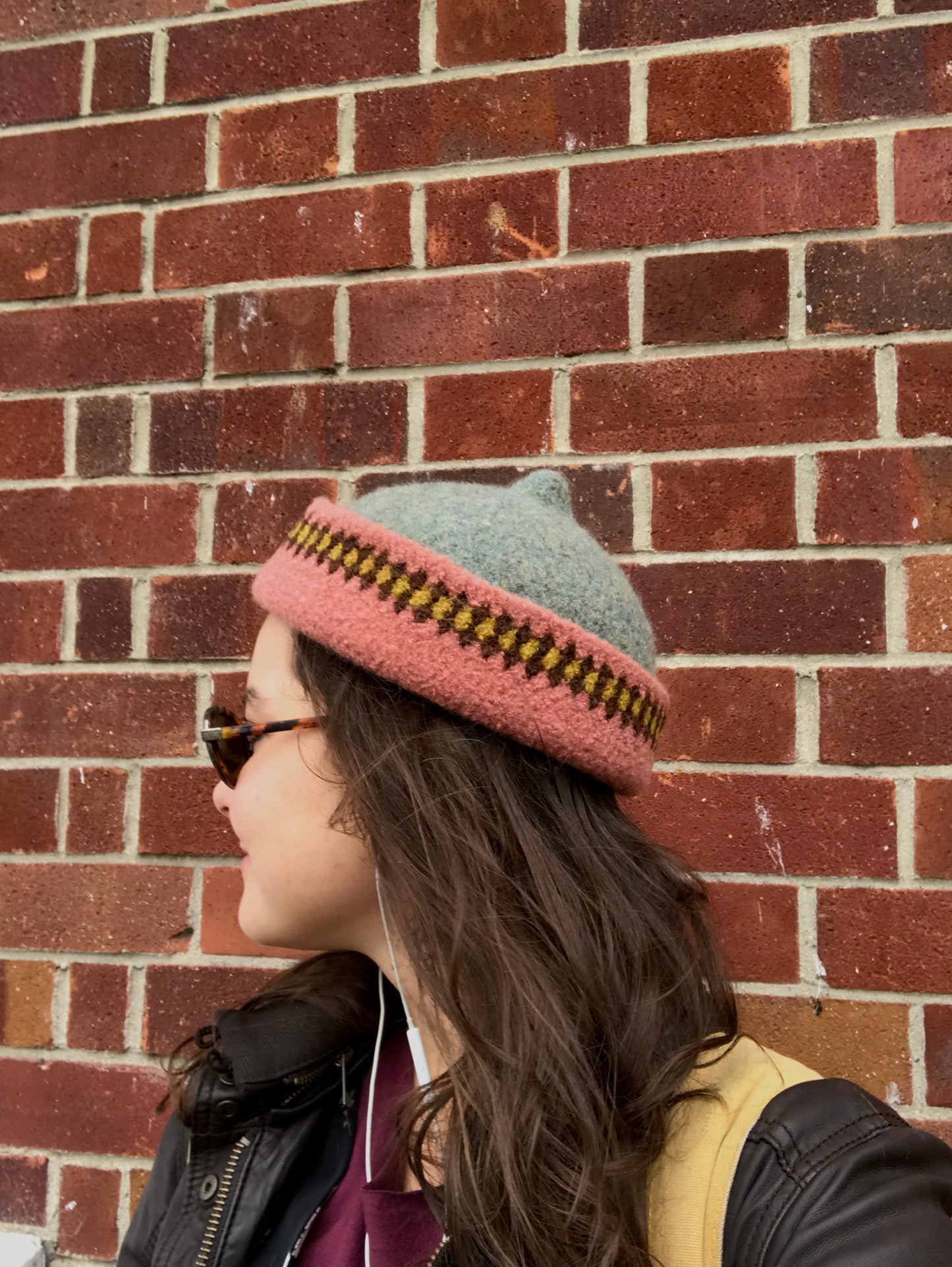Black woollen hat