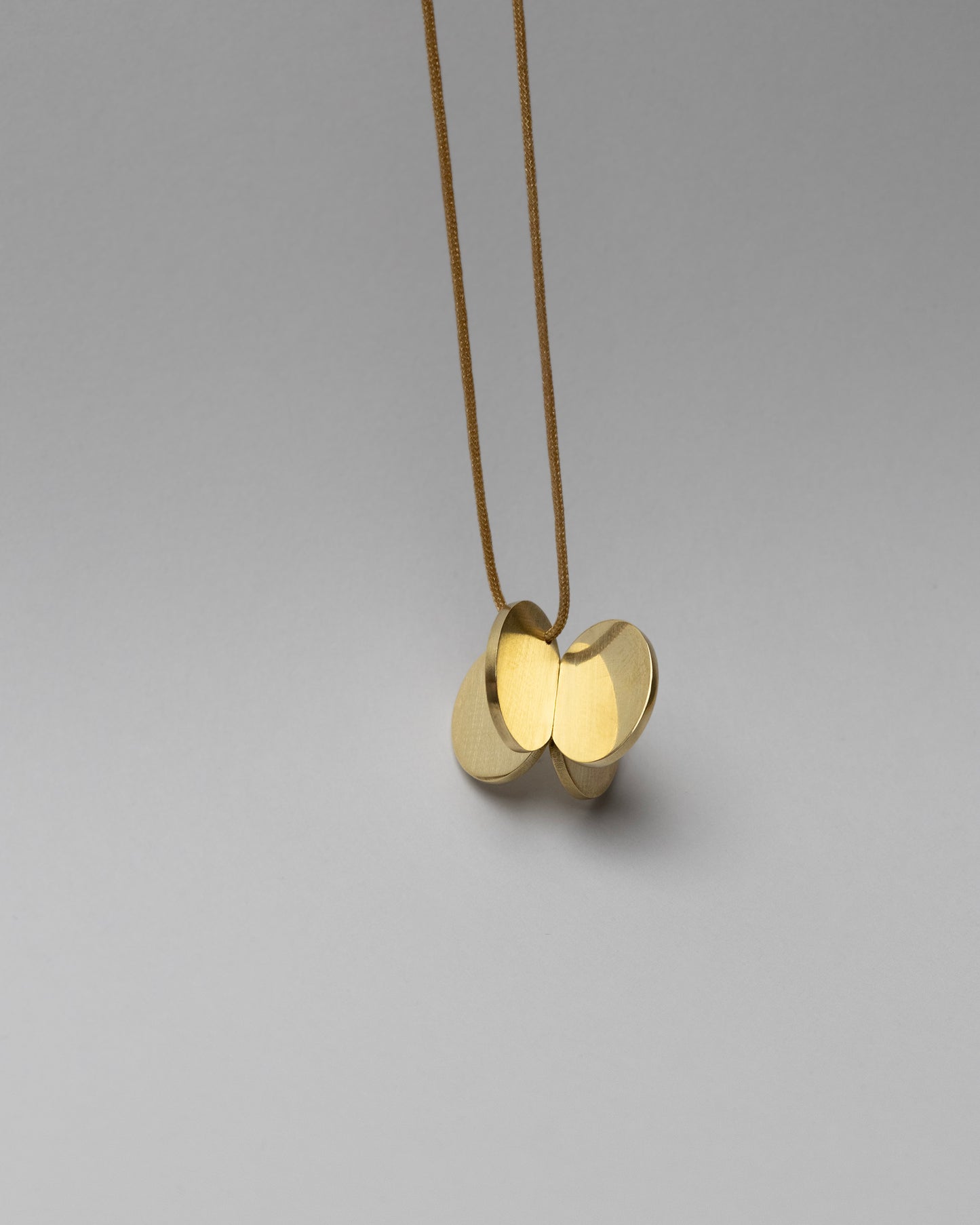 Orbit pendant by itta (13mm)