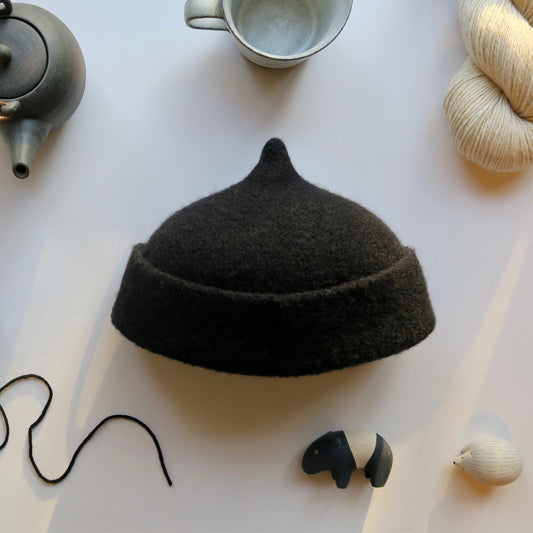 Black woollen hat